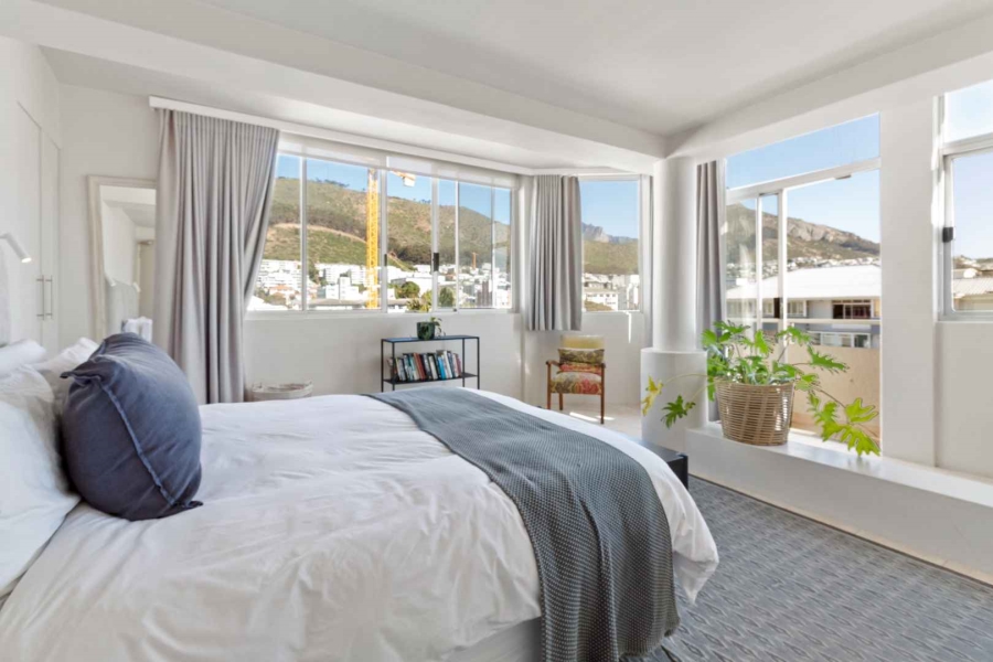 2 Bedroom Property for Sale in Sea Point Western Cape